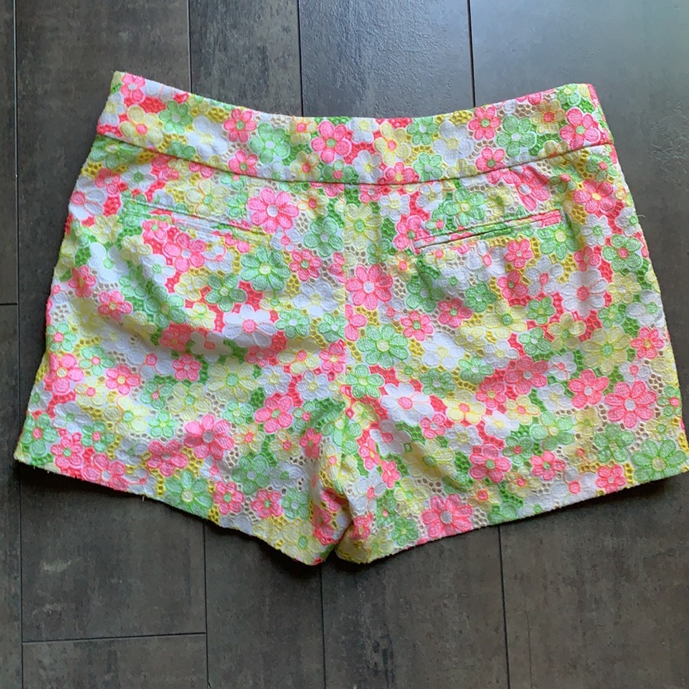 Lilly Pulitzer Short size 6 - Picture 5 of 9